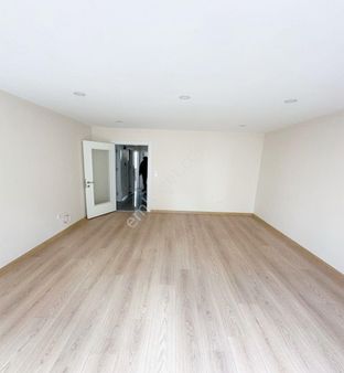 Avcılar D.köşklerde Deniz Manzaralı 4+2 Ayrı Girişli Dublex