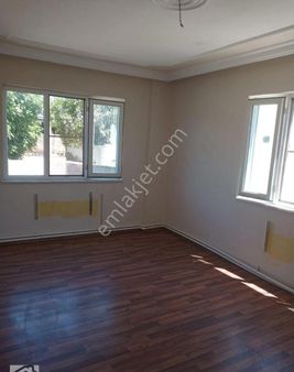 Satılık Müstakil 4+1 2 Katlı Ev