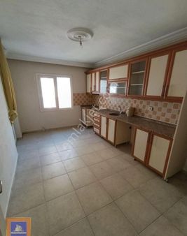 Davutlar Merkezde 3+1 Ayrı Mutfak Geniş Balkona Sahip Ön Cephe Daire.