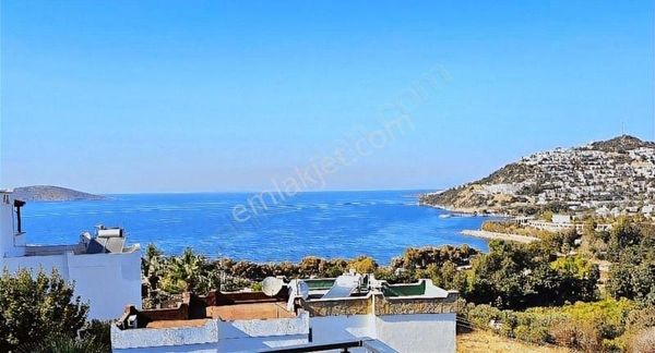 Bodrum Gümüşlükte Satılık Deniz Manzaralı Villa