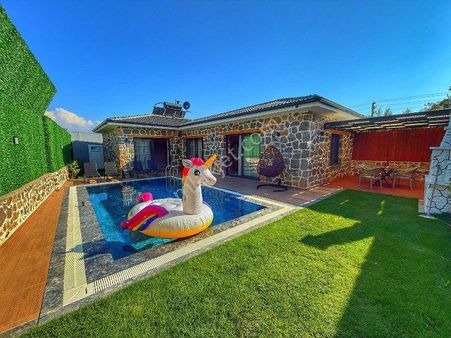 Fethiye'de Kiralık 2+1 Havuzlu Jakuzili Villa