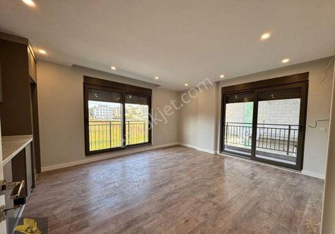 Fırsat!! Manavgat Ilıca Mah Merkezde Havuzlu Ara Kat 2+1 Daire