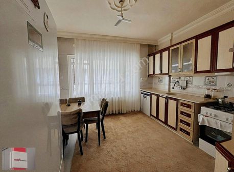 Sakarya Tramvay Durağına Yakın Konumda 3+1 Geniş Satılık Daire