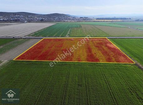 Foça'da, Çiğli-foça Yoluna Cepheli Satılık İmara Yakın 445m2