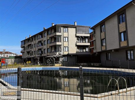 Şahane Fırsat Havuzlu Sitede Orta Kat Yerden Isıtma Satılık 2+1