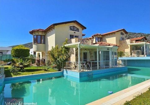 Kuşadası Değirmendere De 4+1 Özel Mimari Ve Çok Özel Sitede Mükemmel Müstakil Villa