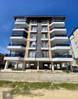 İskelede Deniz Manzaralı Satılık Sıfır 3+1 135 Metrekare Daire