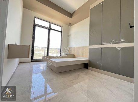 Marka'dan Dpü Karşısı Green Life Sitesi Lüx 1+1 Daireler