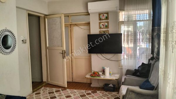 Cumhuriyet Mahallesi'nde Cadder Üzeri Satılık 2+1 Daire