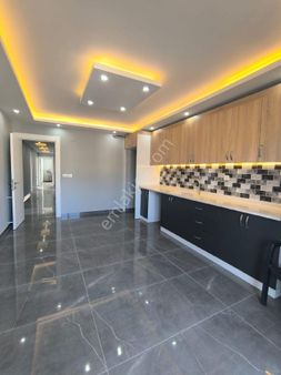 Coşkun Gayrimenkul'den 4+1 Fırsat Daire