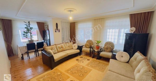 Yuvam Gayrimenkul'den İpek Taksi Göbeğinde Satılık 3+1 Daire