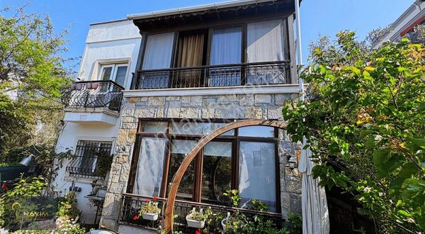 Bodrum Turgutreis Site İçerisind 3+1 Müstakil Geniş Bahçe Villa