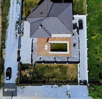 Kuşadası Merkezde 1 Dönüm Arsa İçerisinde Emsalsiz Özel Mülk