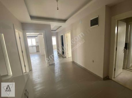 Aşağı Alata'da Deniz Manzaralı 3+1