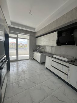 Melsa Başodadan Parsana Mah. Satılık 4+1 Daire