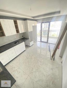 Güler Emlak'dan Ulubey Merkez Sıfır 3.kat Satılık 4+1 Daire