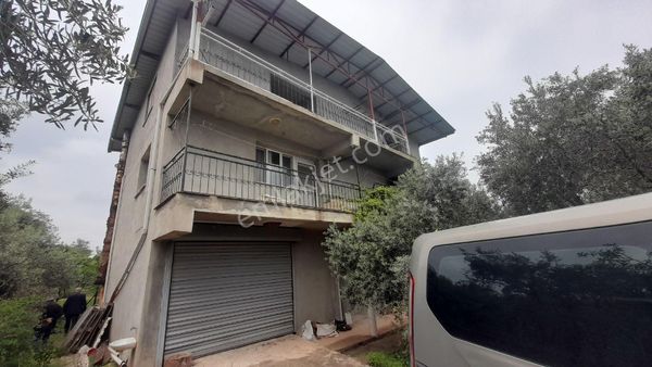 Satılık Evli Bahce 3 Katlı Herseyi Yasal Mükemmel Ful Eşyalı Bahce İhtiyaçtan Satilik