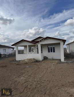 Hacımuratlı Site İçerisinde 2+1 Ev Elektrik Su Mevcut