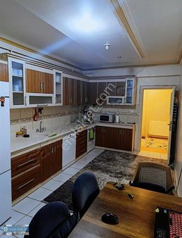 Mehmet Akif Te Satlık Arakat 3+1 Daire Cuma Pazarı Civarı