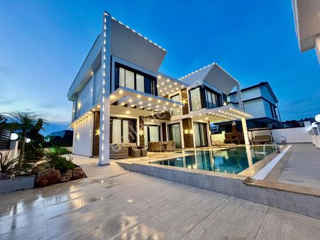 Didim’de Lüks Yaşamın Yeni Adresi: Full Eşyalı, Akıllı 5+1 Müstakil Villa