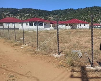 Göller Zincirlide Satılık Arsa Anayola 2. Parsel Etrafı Telle Çevrili