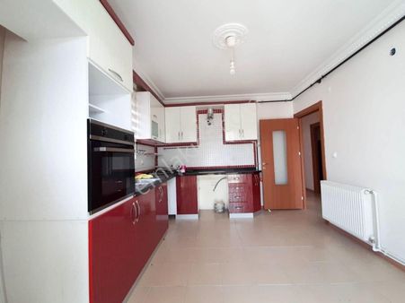 Yenigün 'de Geniş Asansörlü Otoparklı Fırsat Daire