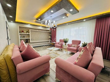 Beşikkaya'da Full+full Yapılı Asansörlü 3+1 Ara Kat Satılık Daire !!