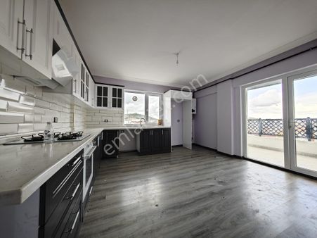 Beşikkaya'da Ebeveyn Banyolu Asansörlü 145 M2 3+1 Katta Satılık Daire !!