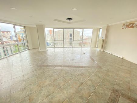 Gaziosmanpaşa Meydana Çok Yakın Durumda Kiralık 68m25.kat Plaza & Ofis Katı