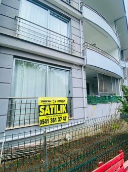 Dünya Emlaktan Bahçeli Geniş 3+1 Ayrı Mutfaklı Daire