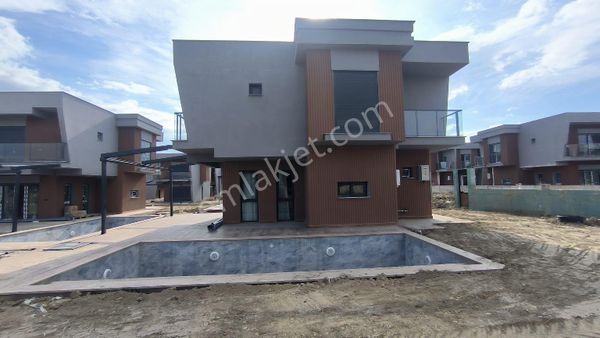 Davutlarda Tek Mustakil Ozel Havuzlu Denize Yakin Villa