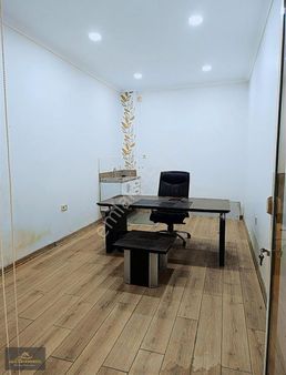 Gölbaşının Merkezi Mogan İş Merkezinde Kiralık Dükkan