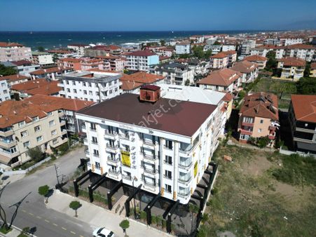 Karasu Sahilde Deniz Manzaralı Denize 50m Mesafede 1+1 Daireler