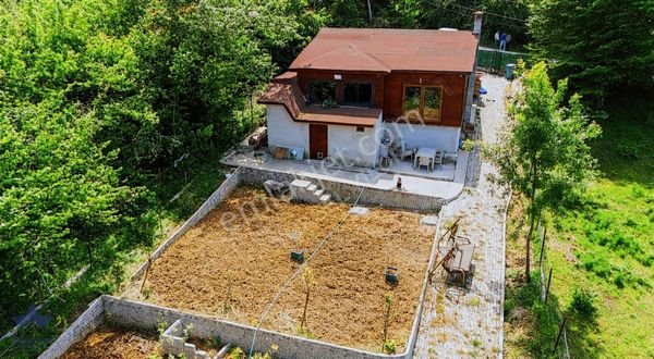 760 M2 Arsa İçinde İskan Alınmış Satılık Turizm Ruhsatlı Yazlık