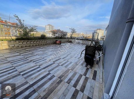 Yeni Mahalle Metro Yürüme Mesafesinde Site İçinde 1 Kat Ultra