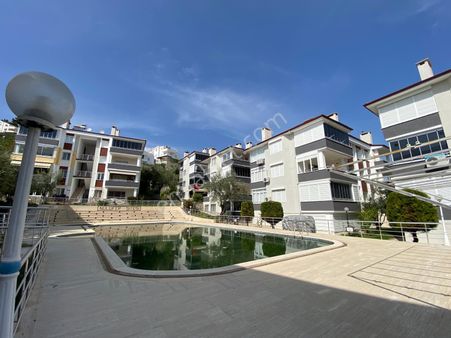 Güçlü Kardeşler Merkezde Havuzlu Site İçerisinde 3+1 Manzaralı Geniş Daire