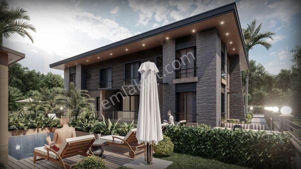 Karasu Da Müstakil Bahçe Ve Havuzlu Oturuma Hazır Satılık Villa