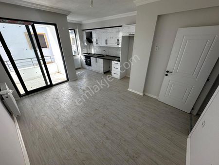 👉aygülden Akçay'da Sıfır Ebeveyn Banyolu Asansörlü Geniş Çift Teraslı 1+1 Avantajlı Satılık Dubleks