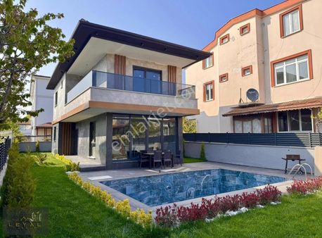 ꧁▇leyalgrup▇꧂emsalsizz Deniz Tarafı 300m²içinde Havuzlu Müstakil