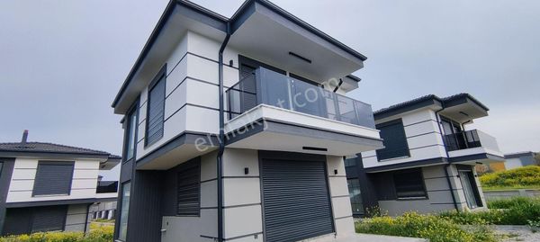 Rw Nefes'ten Her Detayı Düşünülmüş Gömeç Sahile Yakın 3+1 Villa