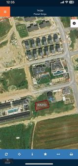 Villalar Bölgesi Özel Konumda Satılık Arsa