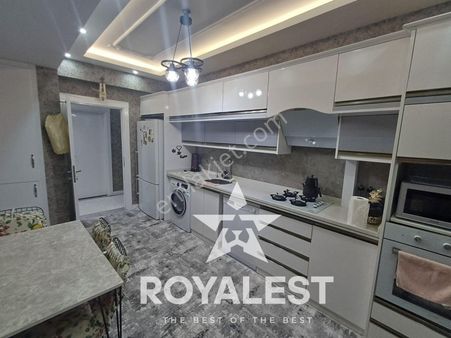 Royalest Ten Fıstıklı Da Mükemmel Konumda Masrafsız Daire