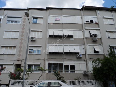 Nazilli Ege Emlak Ofisinden Cumhuriyet Mah. Doğalgaz Kombili Satılık Daire