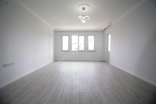 Altınkumda Ayrı Mutfaklı Çift Wc Li Full Yapılı Ön Cephe 3+1 Daire