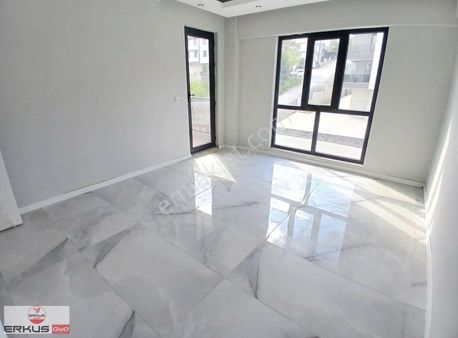 Gümüşçay'da Sıfır Ön Cephe Çift Balkon 2+1 4 Yol Köşesi