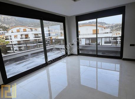 Alanya Deniz Ve Kale Manzaralı Rezidans Satılık 3+1 Dublex Daire