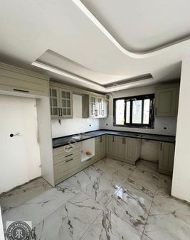 Seyhan Hasarsız Sıfır 4+1+g Odalı Gürsel Paşa Da Malzemeci Acill Satılık Daire