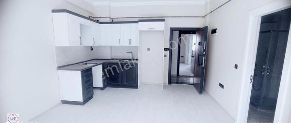 Uygun, Atakum İncesu Mahallesinde Ana Yola 2. Bina Lüks Yapılı 1+1 65 M² 1. Kat