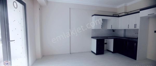 Uygun, Atakum İncesu Mahallesinde Ana Yola 2. Bina Lüks Yapılı 1+1 65 M² 2. Kat