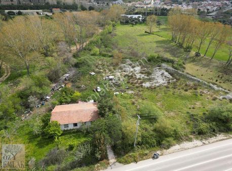 Gökçeada Öz Emlak'tan Ana Yola Sıfır 5.639 M2 Tarla Ve Kargir Ev